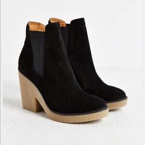 Urban Outfitters Posey Gumsole Platform Leather Suede Ankle Boots Booties Black